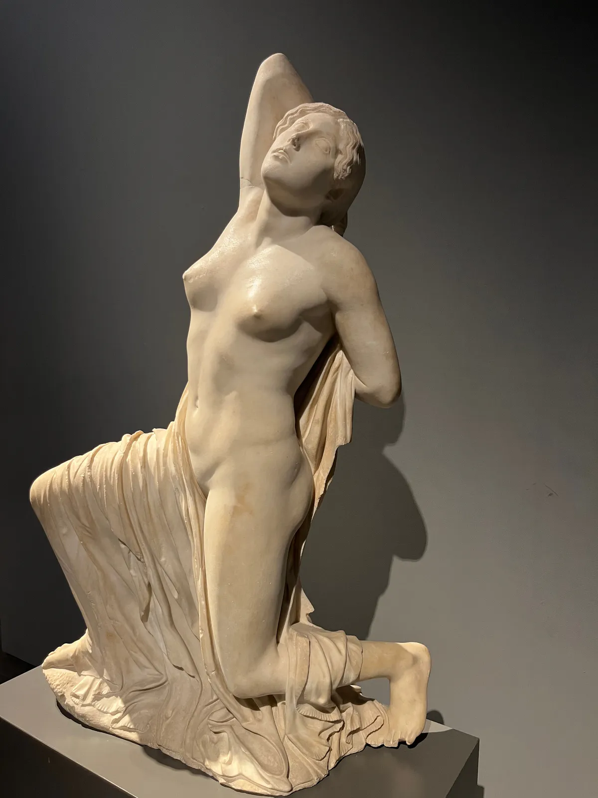 受伤的尼俄柏女儿雕像