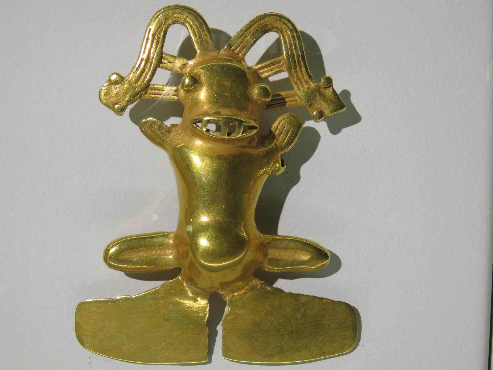 Diquís Frog-Shaped Pendant