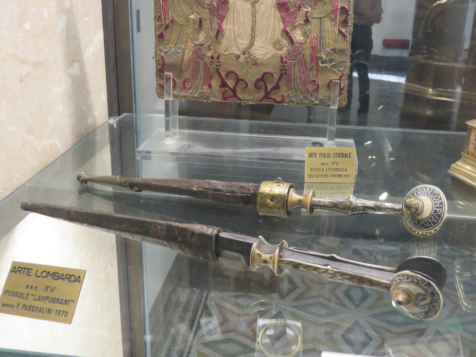 롬바르드 란푸냐미 단검