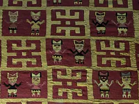 Chimú-Textilfragment mit geometrischen Mustern