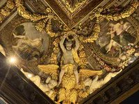 Barocke Festons auf Boiserie