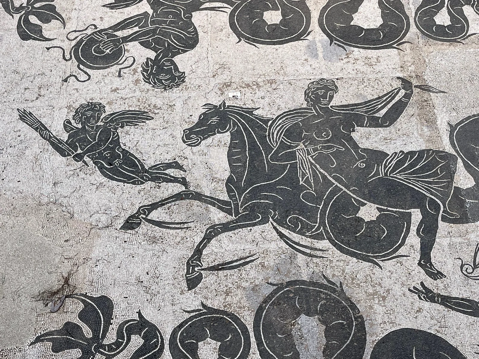 Venus und Eros in maritimer Prozession