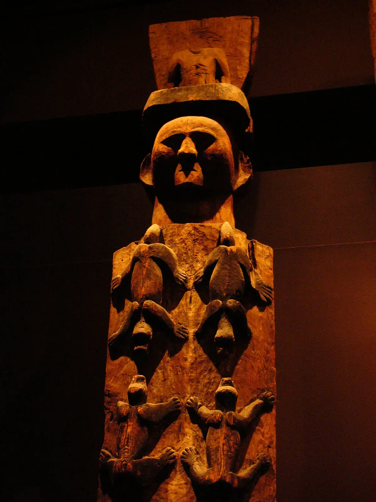Tótem Kwakwaka’wakw, Field Museum