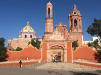 Fachada barroca del Monastery of Guadalupe