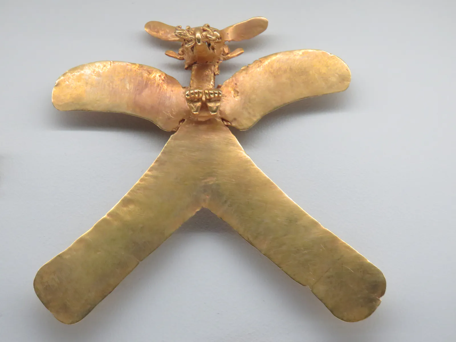 Diquís Avian Pendant Holding a Frog
