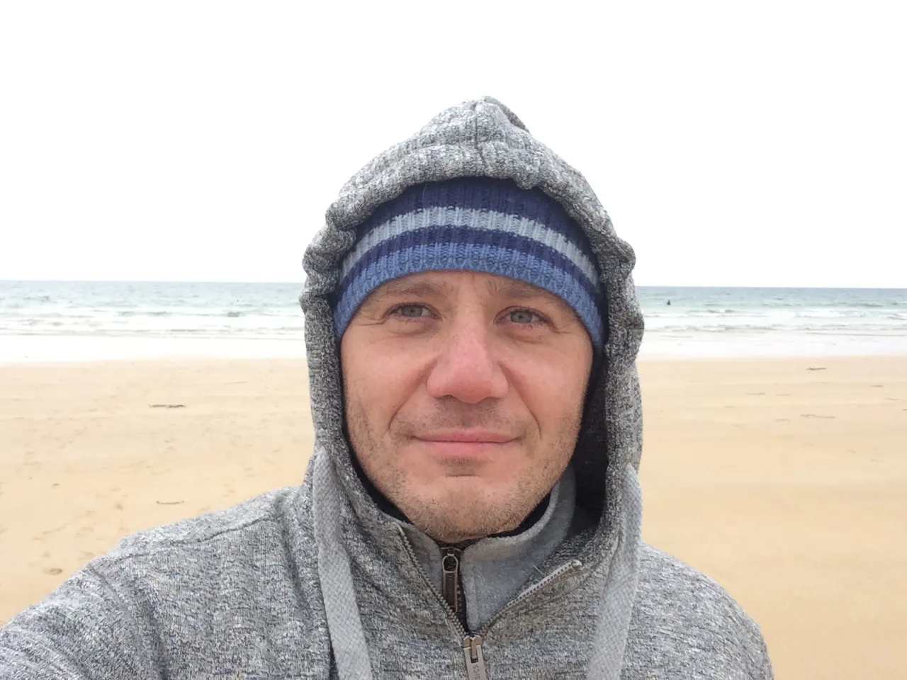 贝朗热内海滩上的马克斯