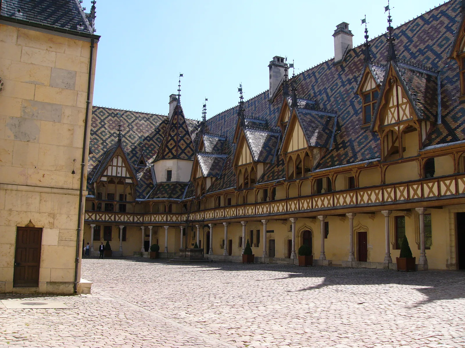 Gothic Arcades, Hôtel-Dieu (Beaune)