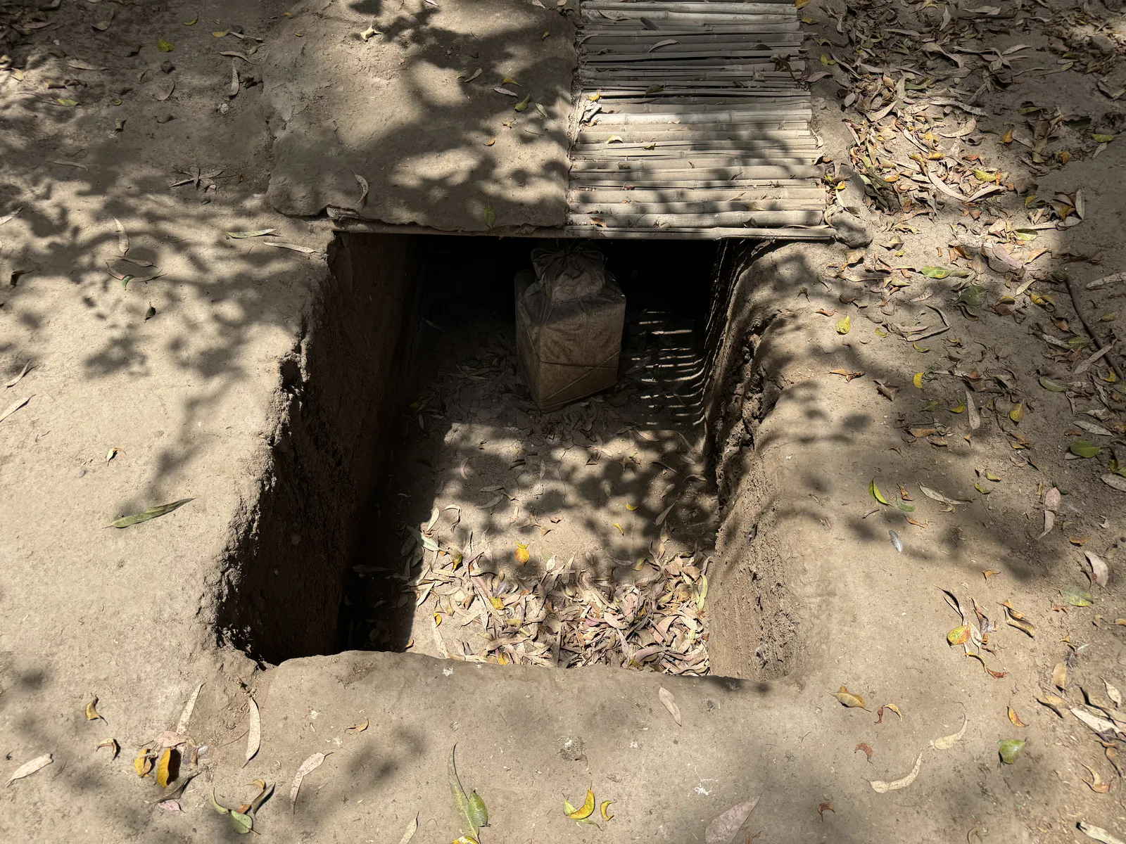 Nasca Double Cave-Shaped Tomb with Reed Cover