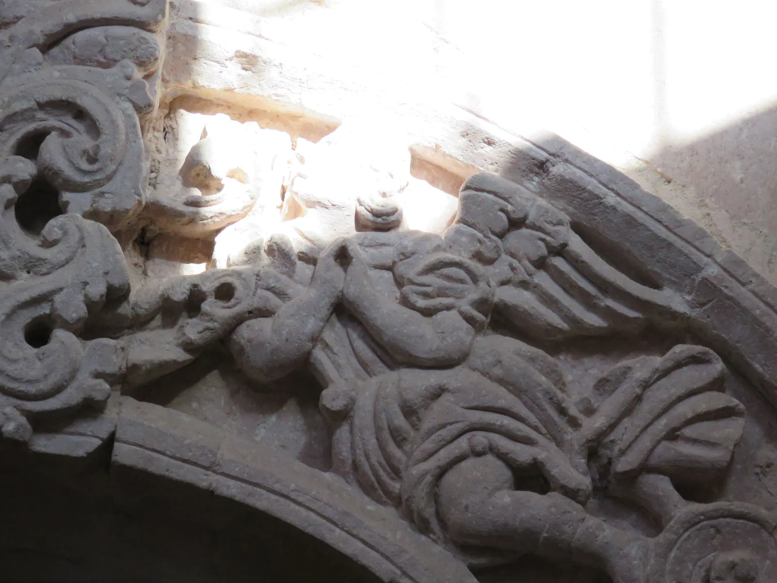 Escultura em relevo de anjo, século XVIII