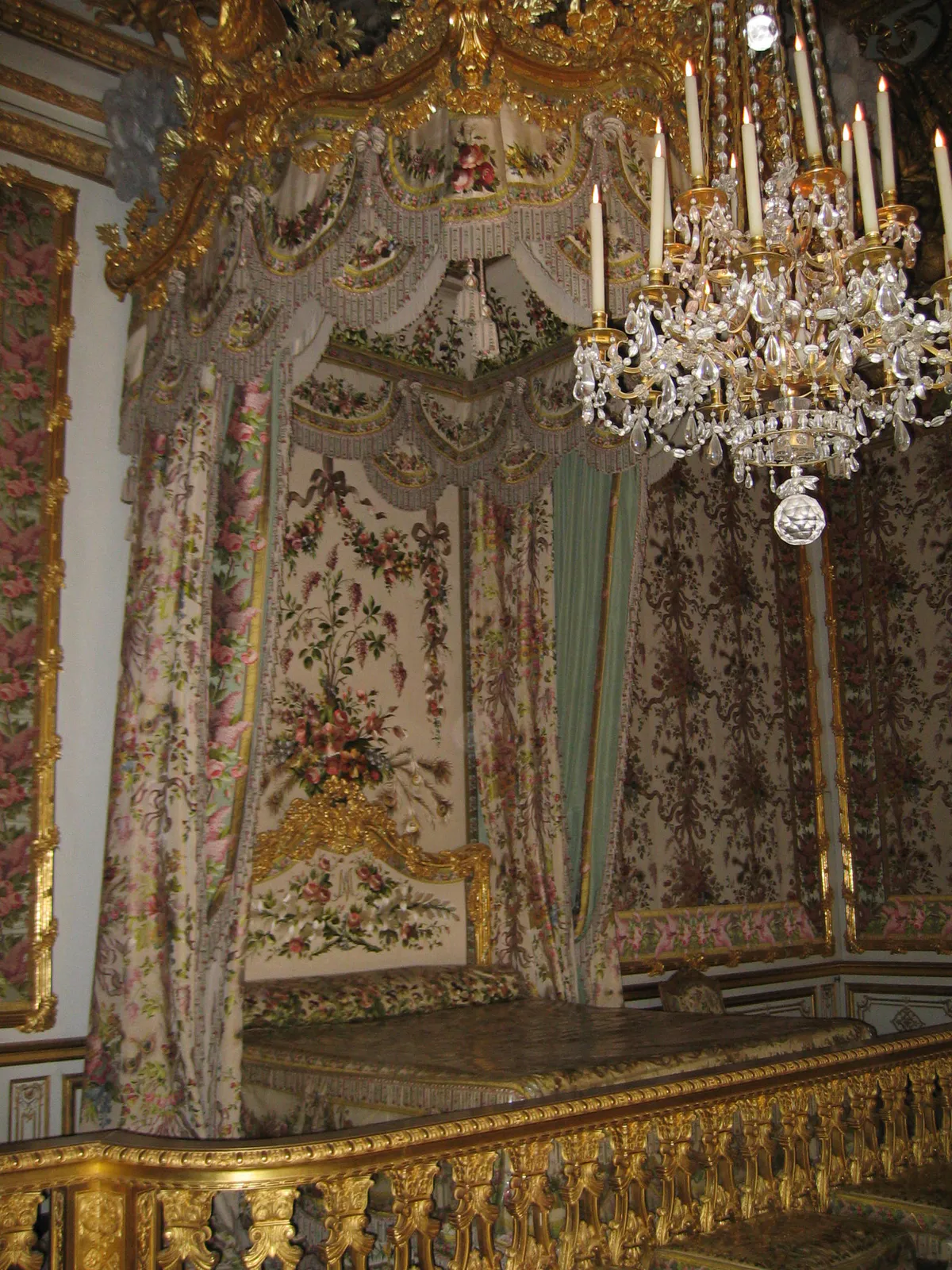 Queen’s Bedchamber Canopy and Alcove