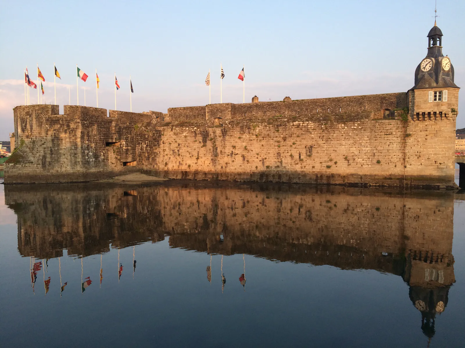 المدينة المسوَّرة في كونكارنو