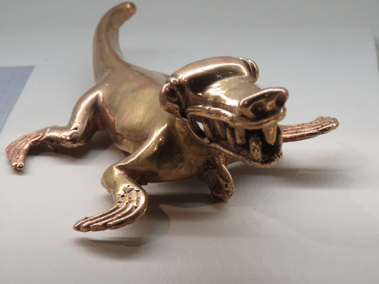 迪基斯露齿鳄鱼吊坠