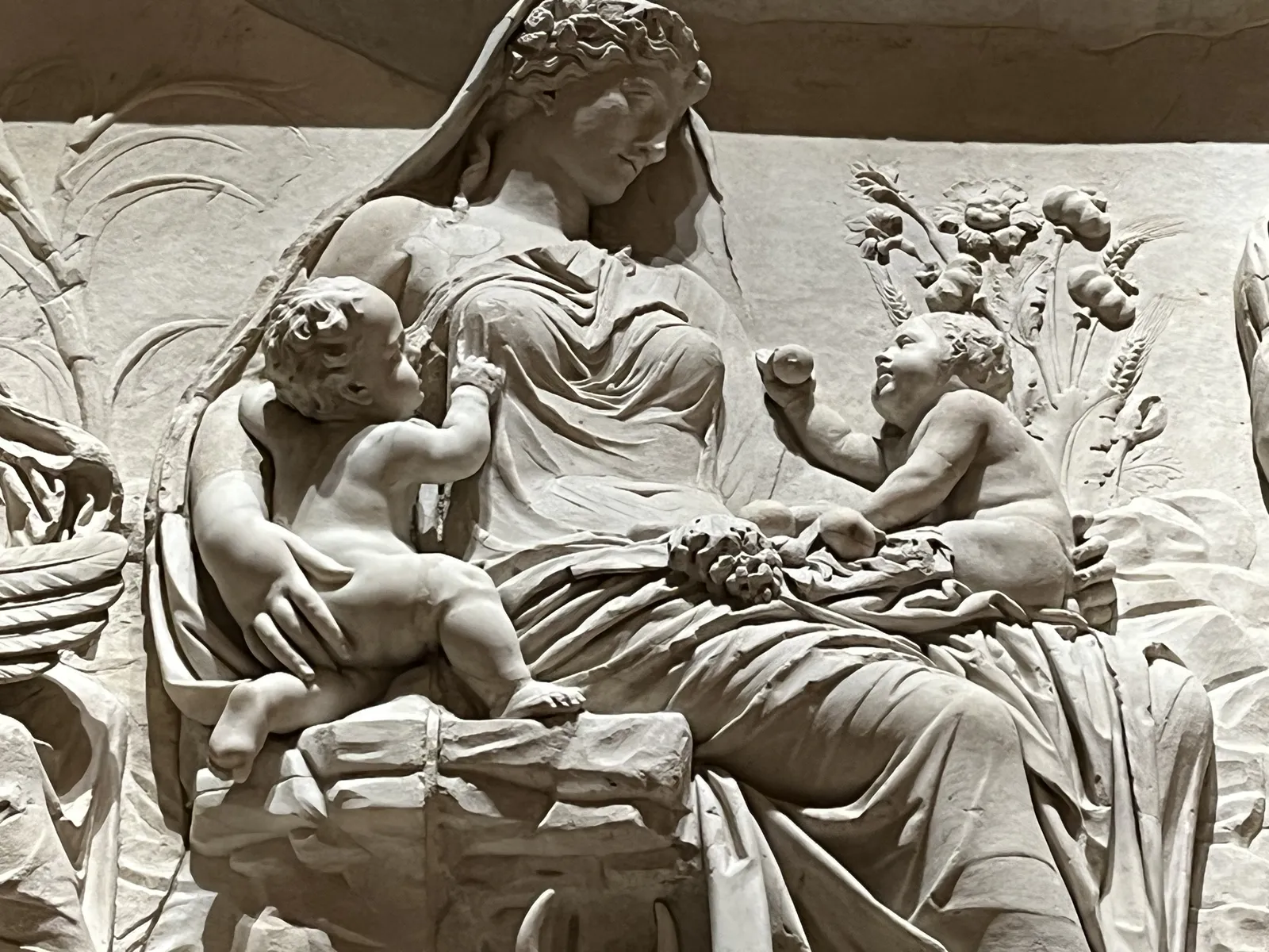 Relief de Saturnia Tellus, Ara Pacis