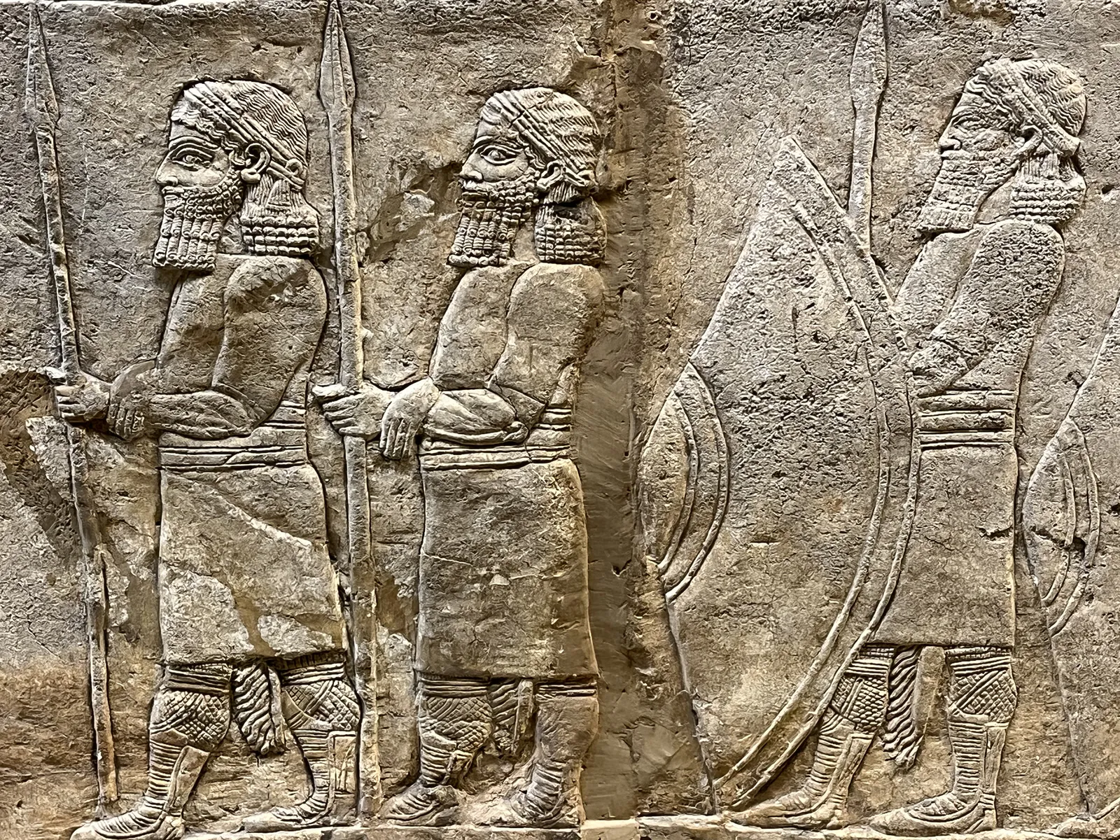 競技場の障壁を形成する兵士たち