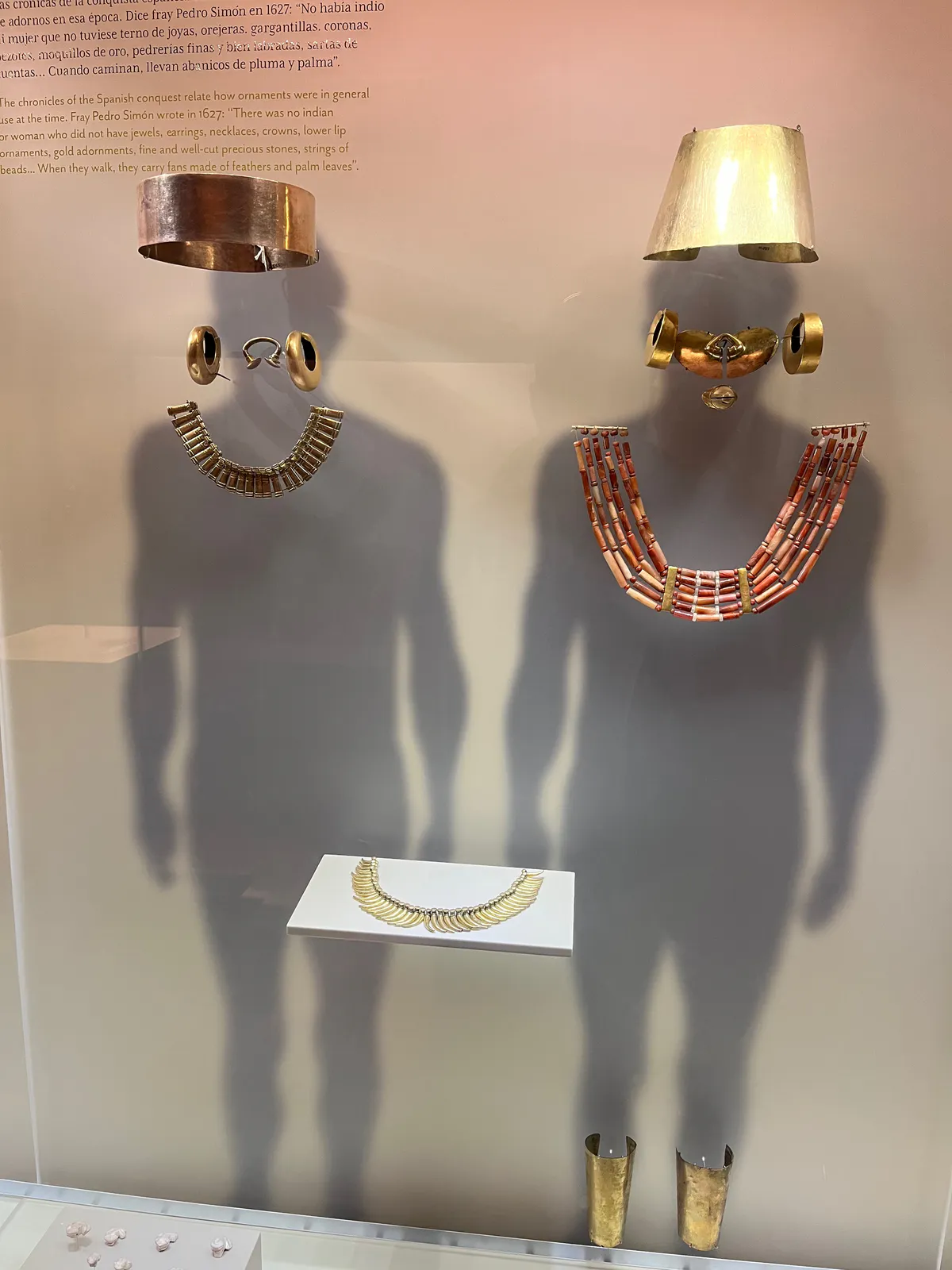 泰罗纳社会的等级与仪式饰品