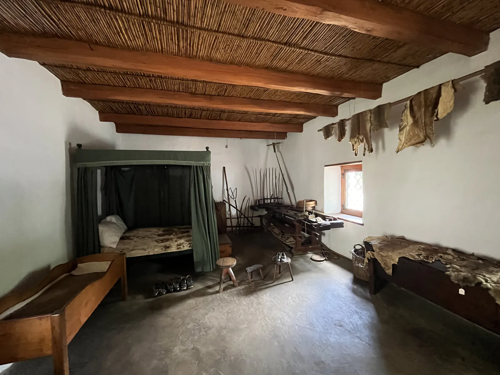 Lederverarbeitung und Schlafquartier