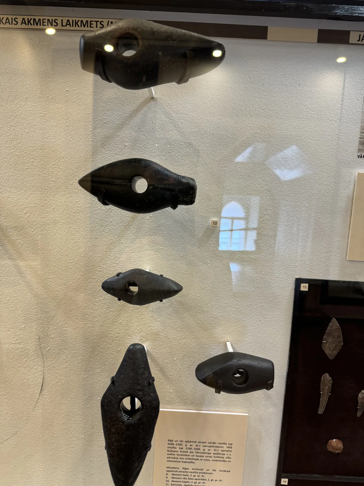 Neolithische bootförmige Äxte