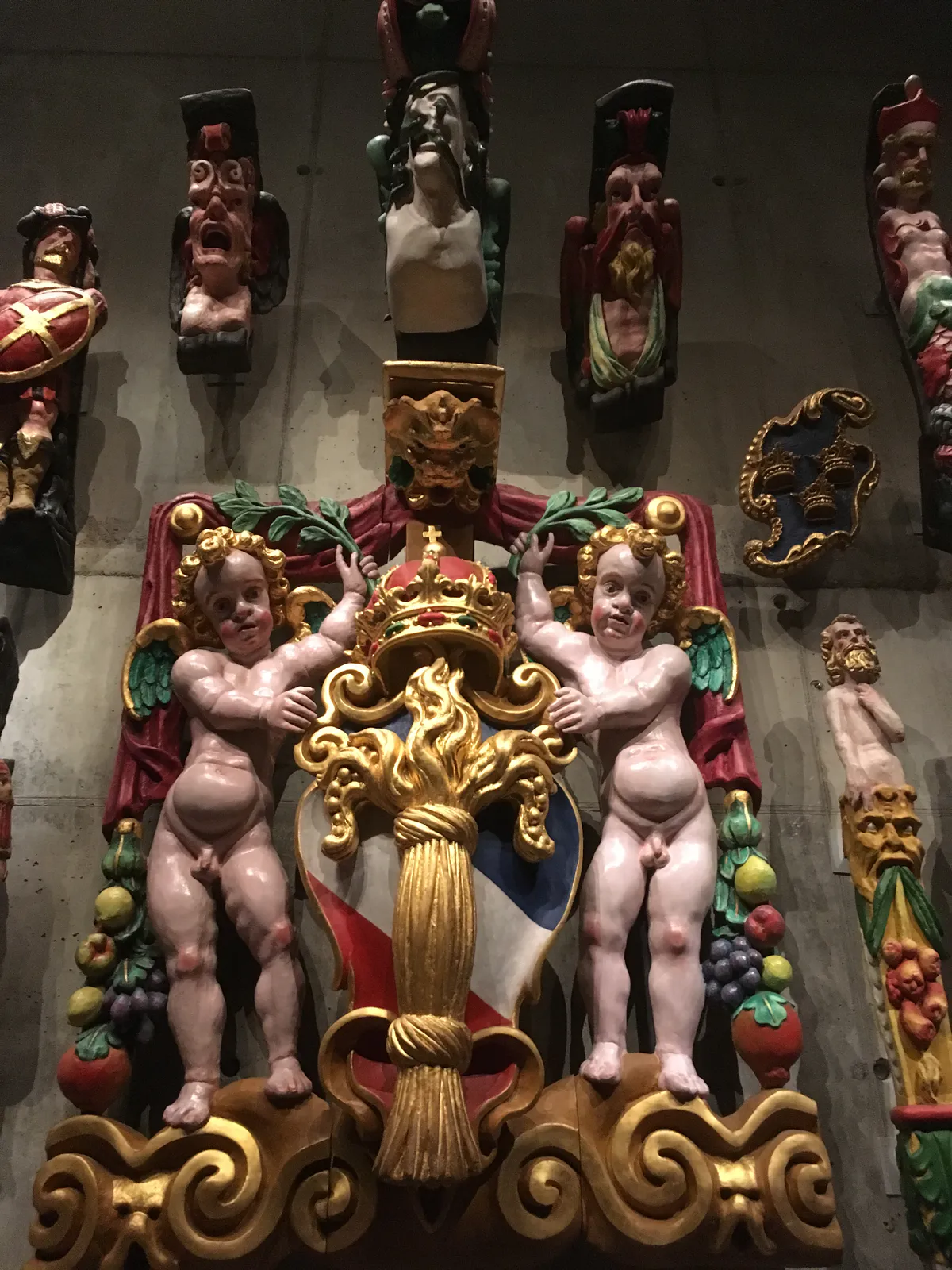 Stern Ornament with Cherubs