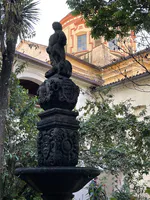 Mono de la Pila Fountain