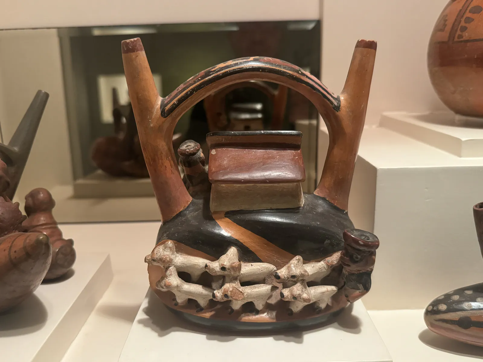 Lima Nievería Pottery with Sculptural Scene