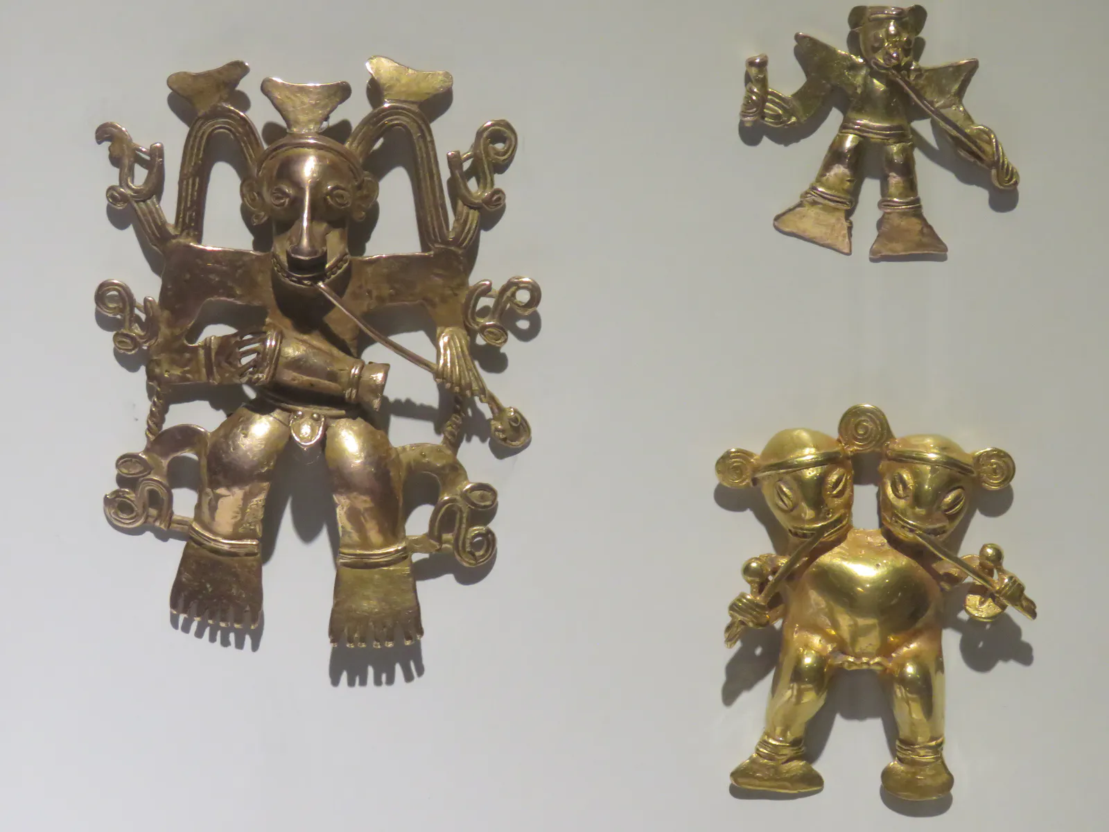 迪基斯文化的音乐家吊坠