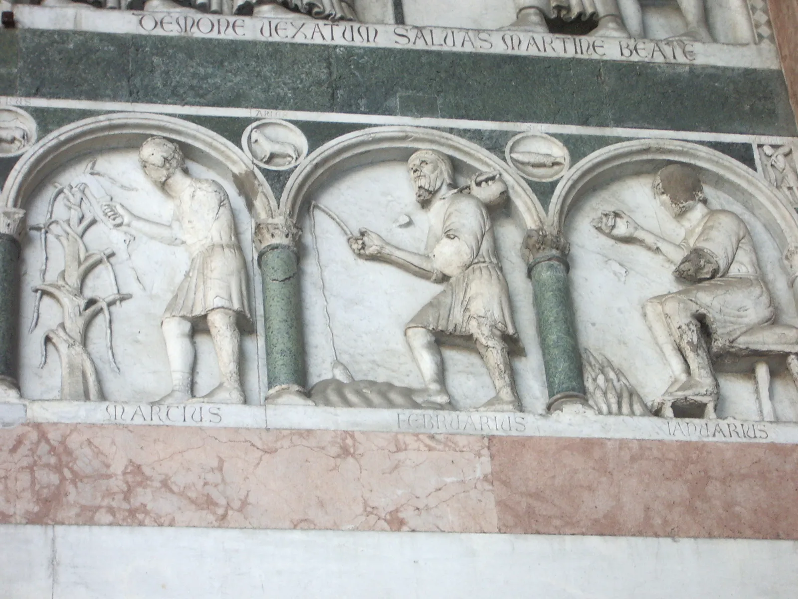 واجهة كاتدرائية سان مارتينو