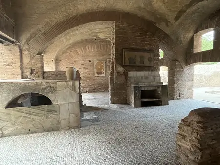 Thermopolium of Lucius Fullo and Lucius Placidus