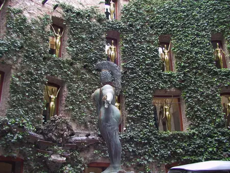 La Cour du Palais du Vent