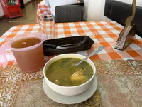 مرق البطاطا بالأعشاب مع أغوابانيلا
