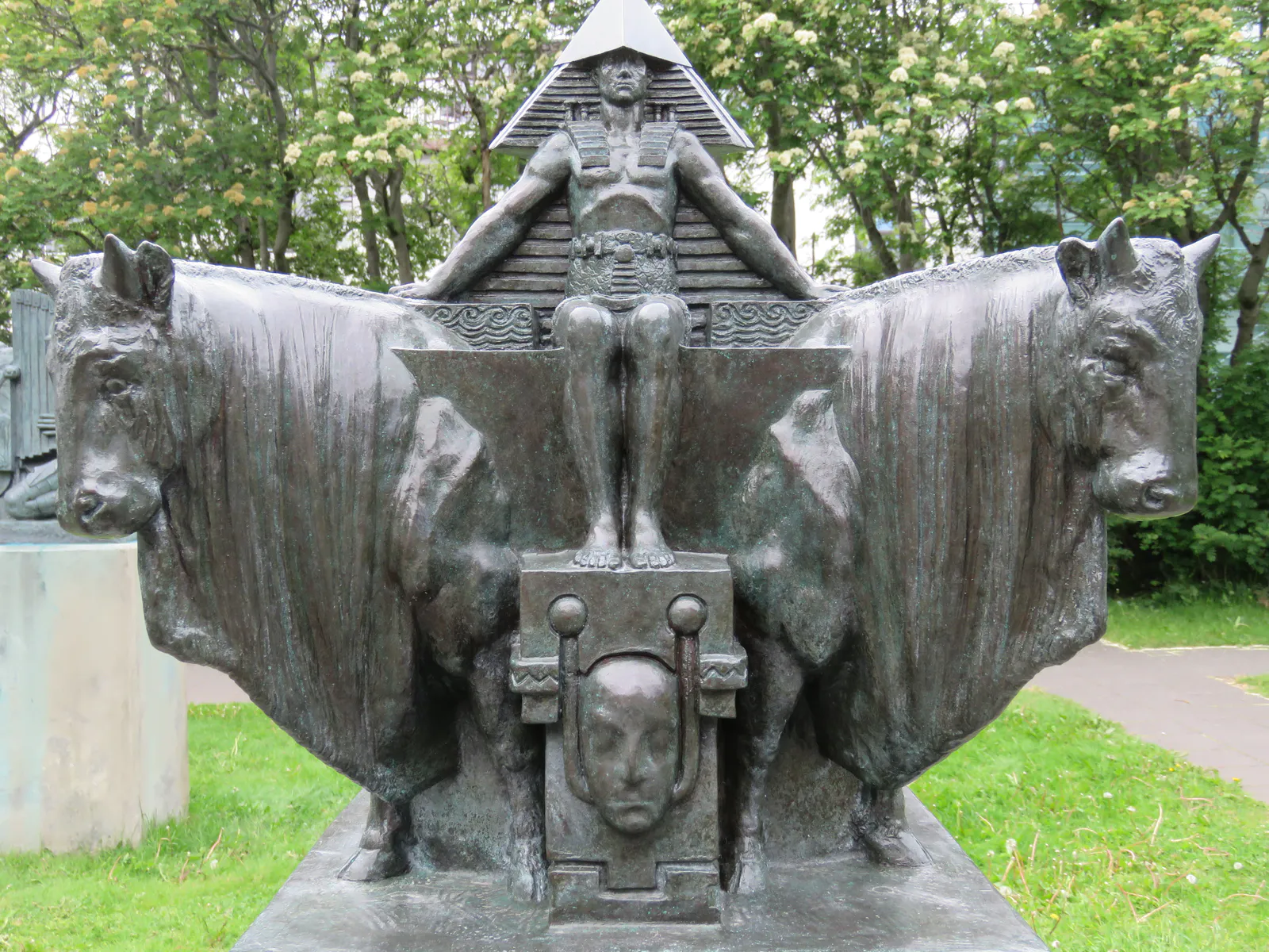 The King of Atlantis Sculpture