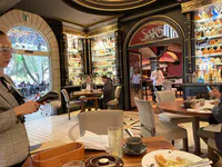 Petit-déjeuner au Saks Polanco