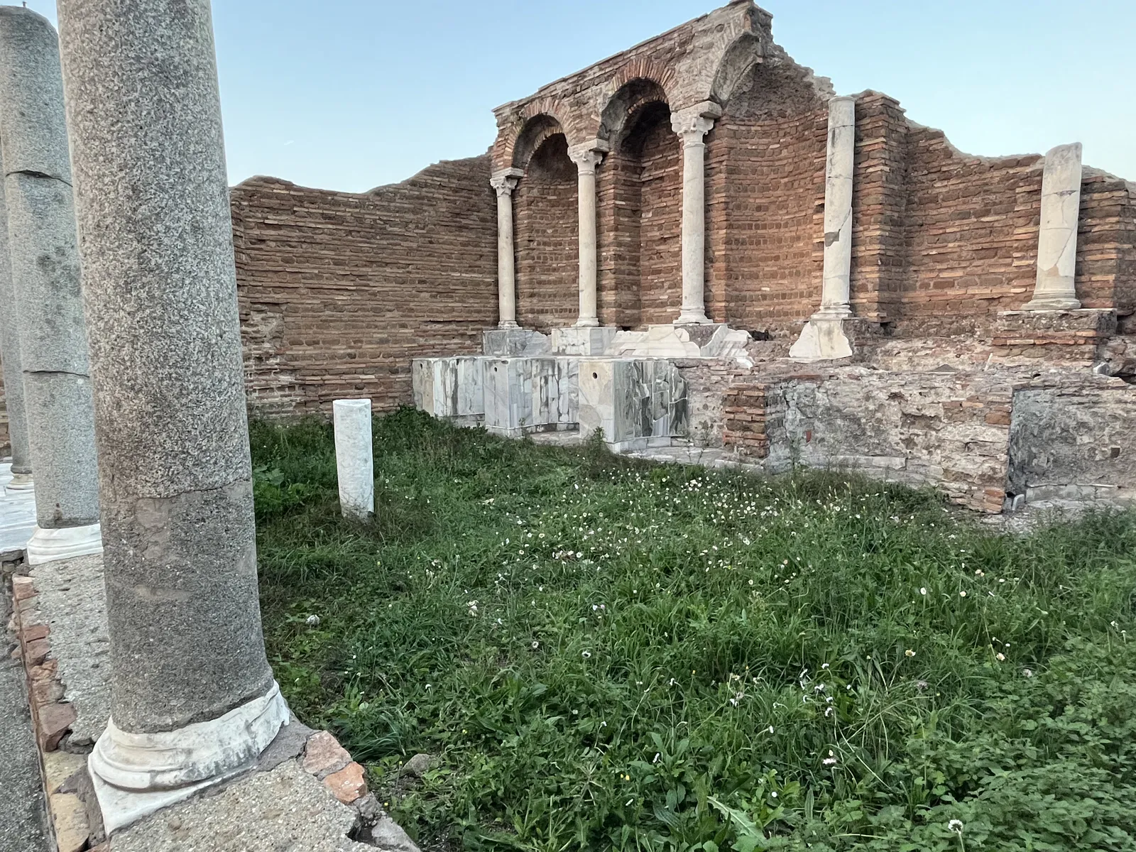 柱廊花园的宁芙神殿