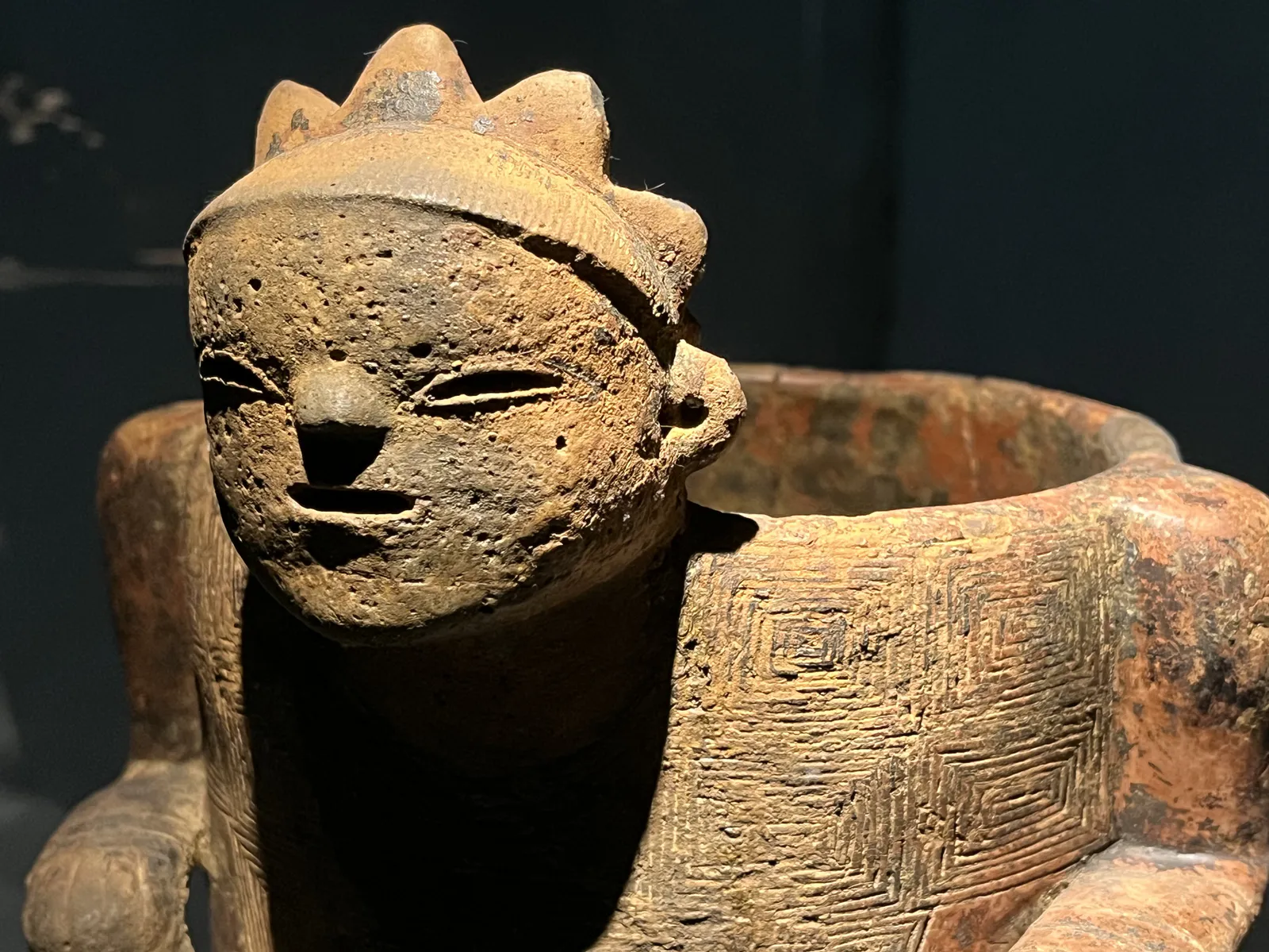 Yotoco Vessel with Crowned Figure